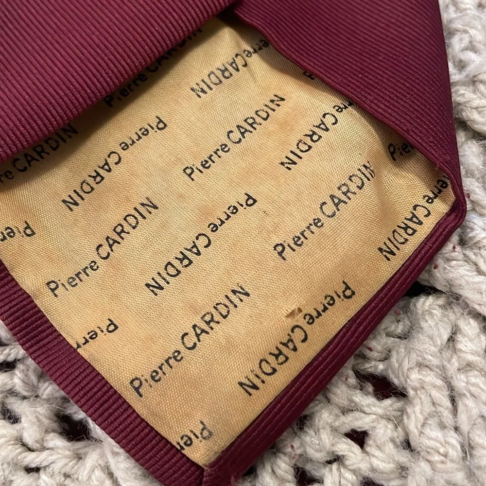 Vtg Pierre Cardin Hudson Tie‎ Paris New York 100% Imported Polyester Burgundy